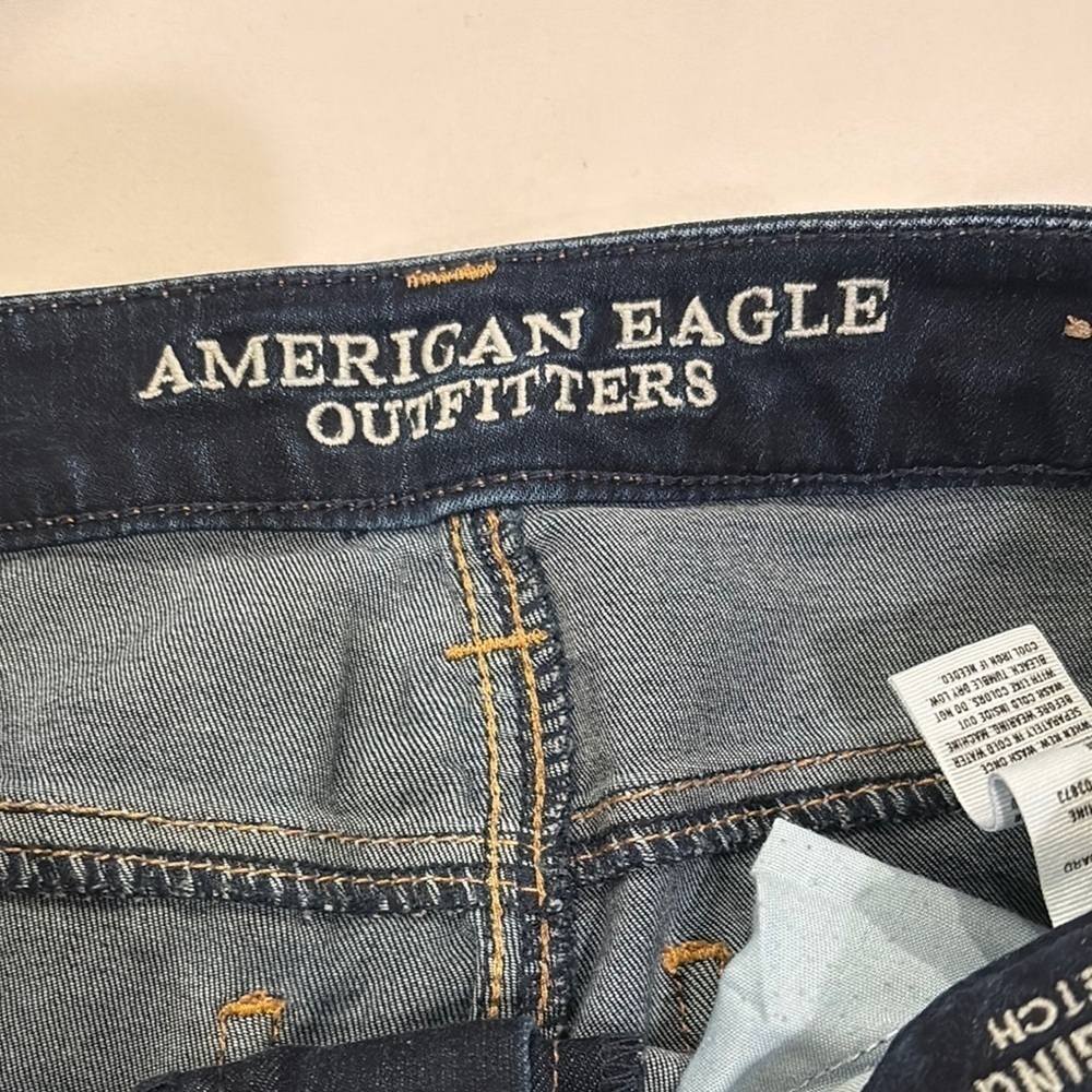 American Eagle Women's Dark Blue Jeans - Picture 4 of 5